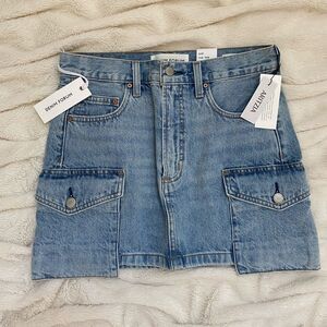 NWT Denim Forum The 90’s Mid Rise Cargo mini skirt  SZ 24 BRAND NEW WITH TAGS